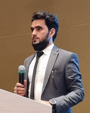 Abdul, founder of Doxify, speaking at an HR industry event in Dubai